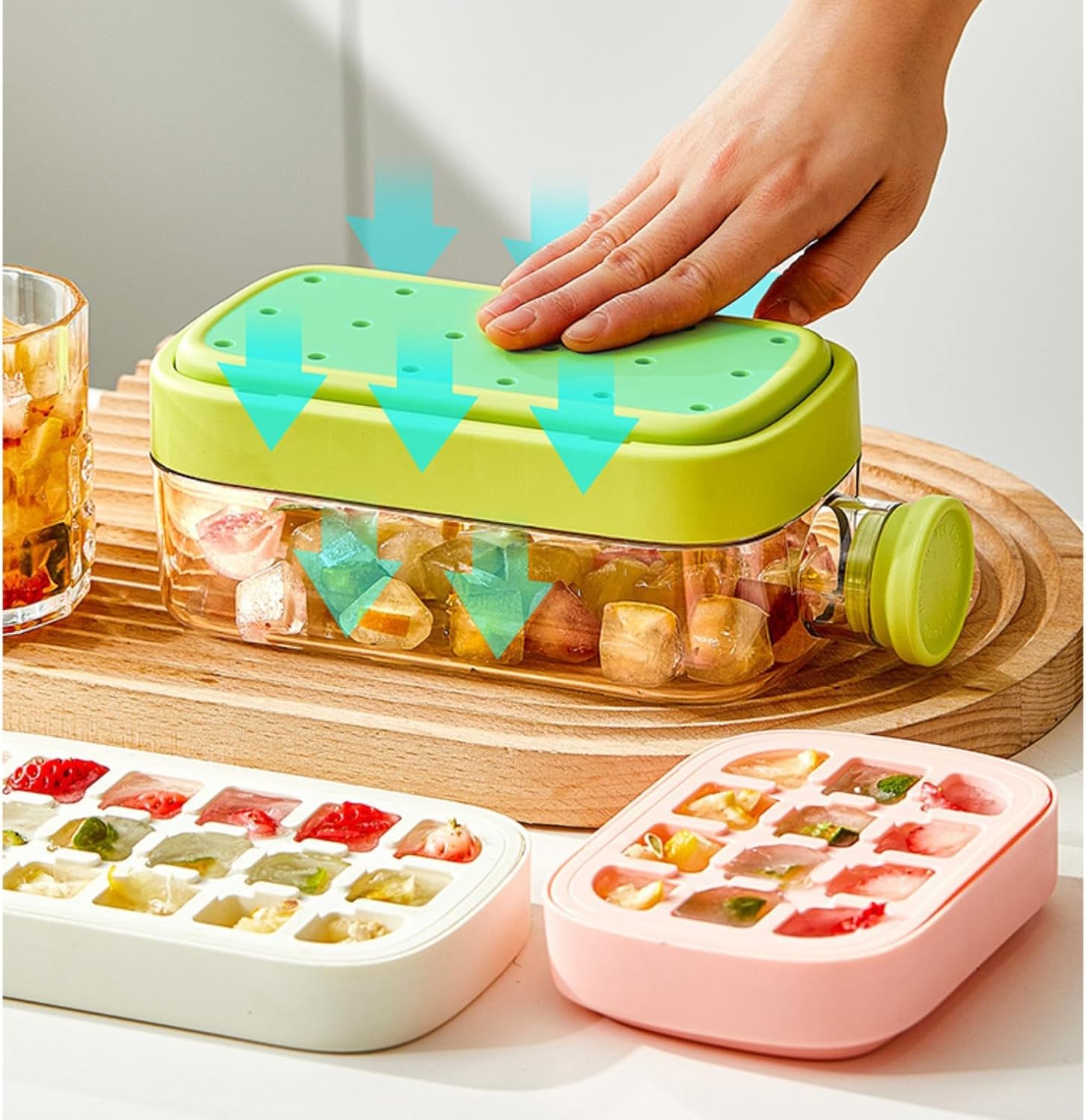 Ice Cube Bottle, 2 In 1 Ice Cube Making Bottle With Straw, Portable Touch Free Ice Cube Mold Trays,Easy Press To Release Ice Tray with Lid for Freezer